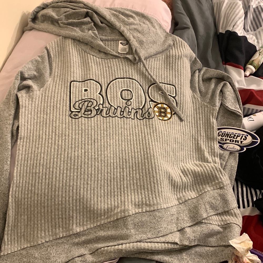 New women’a sweatshirt, never worn